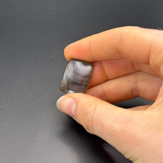 Lila Labradorit Cabochon ~ 10R