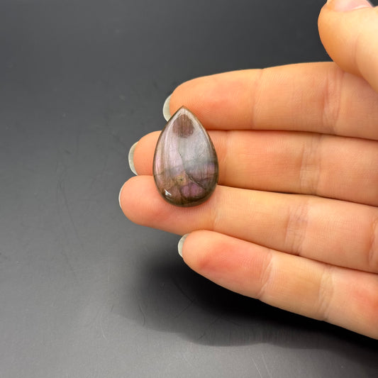 Lila Labradorit Cabochon ~ 10V