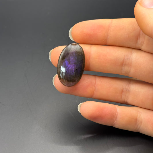 Lila Labradorit Cabochon ~ 10Z
