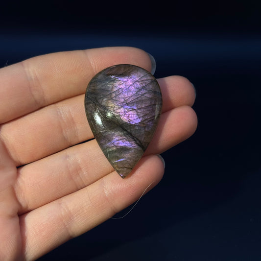 Lila Labradorit Cabochon ~ 29E