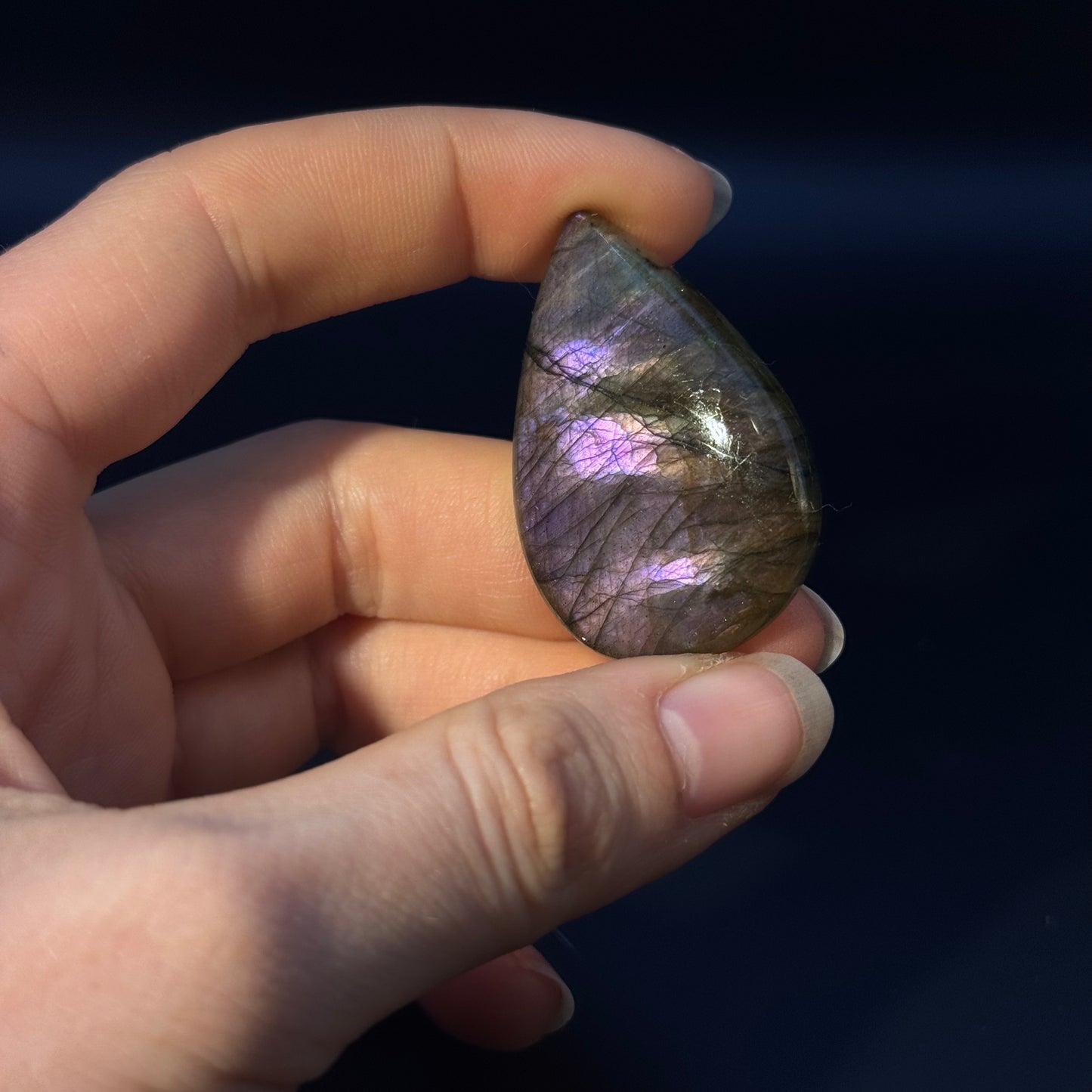 Lila Labradorit Cabochon ~ 29E