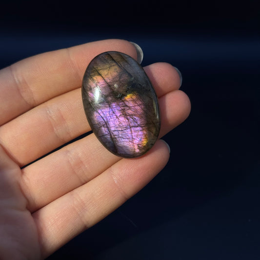 Lila Labradorit Cabochon ~ 29F