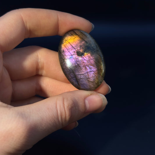 Lila Labradorit Cabochon ~ 29F