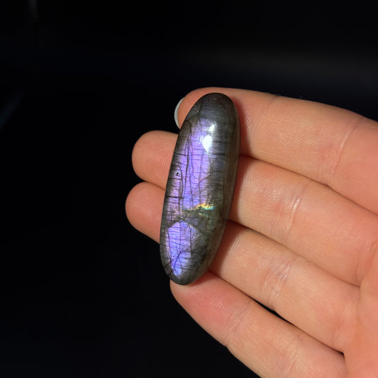 Lila Labradorit Cabochon ~ 29G