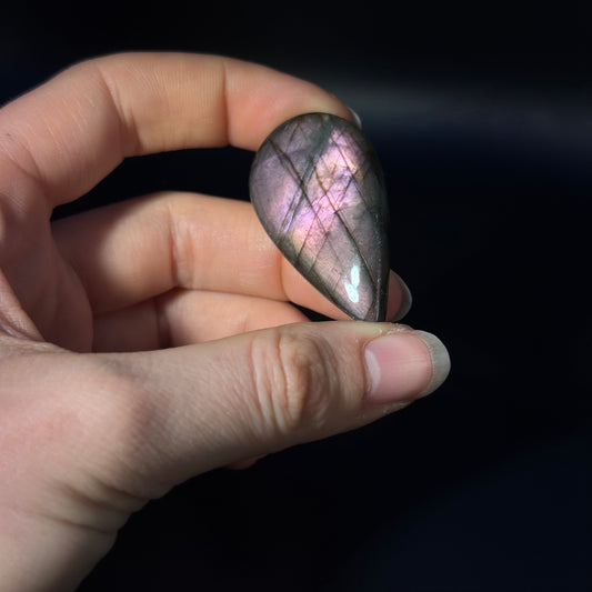 Lila Labradorit Cabochon ~ 29O