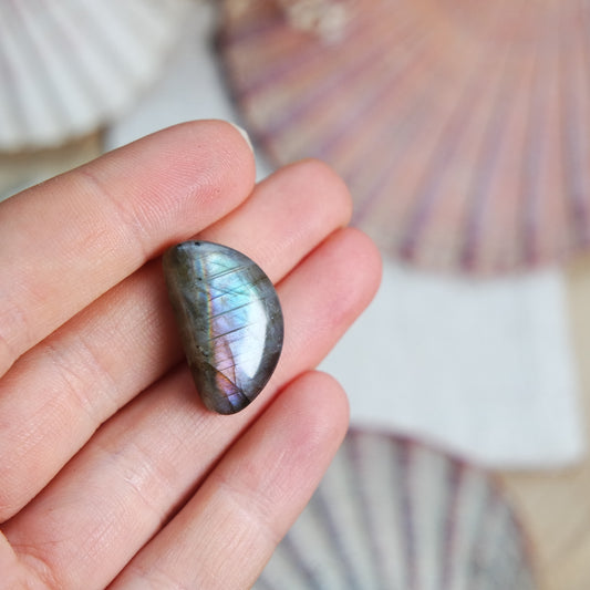 Labradorit Cabochon ~ 9XMM