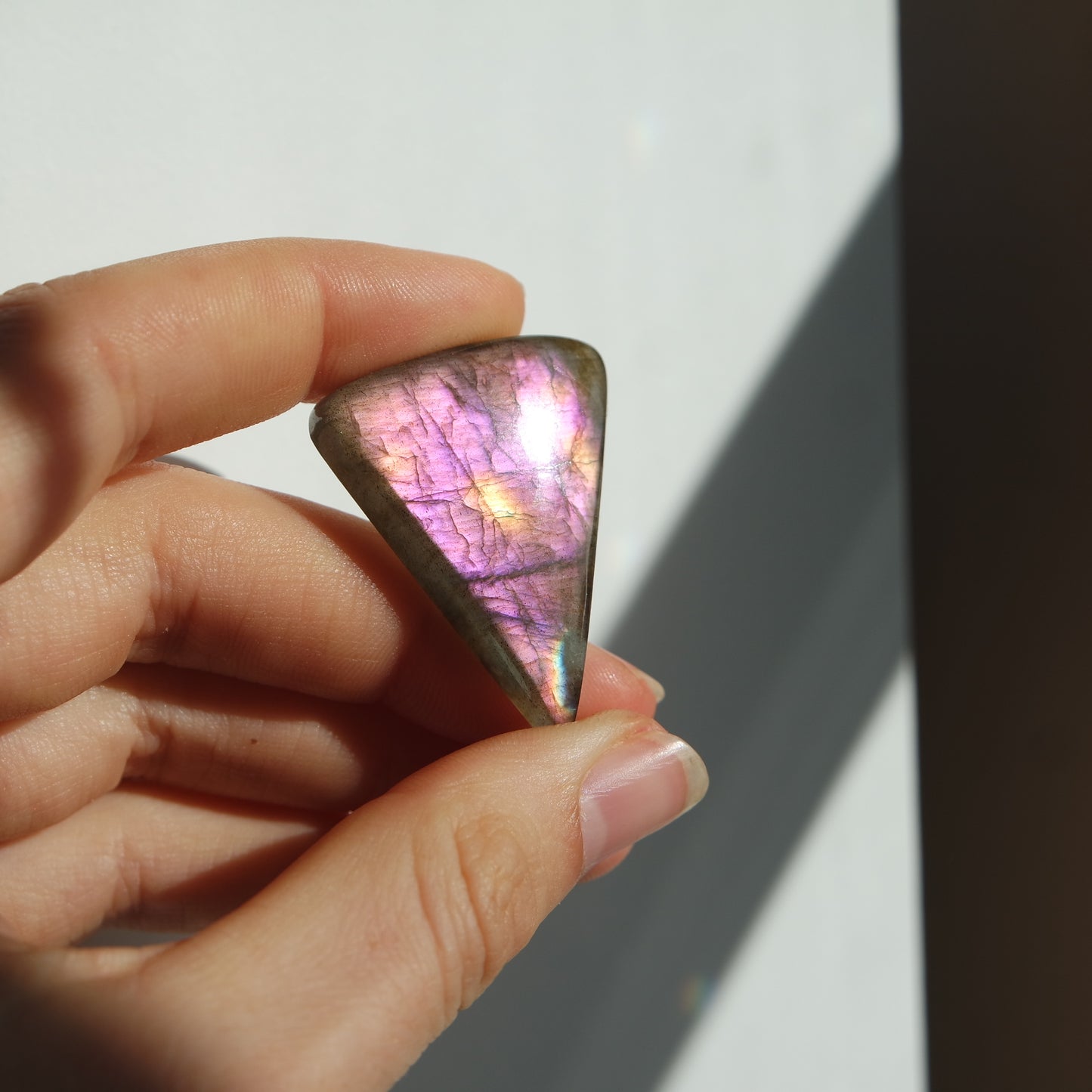 Lila Labradorit Cabochon ~ 21Xj