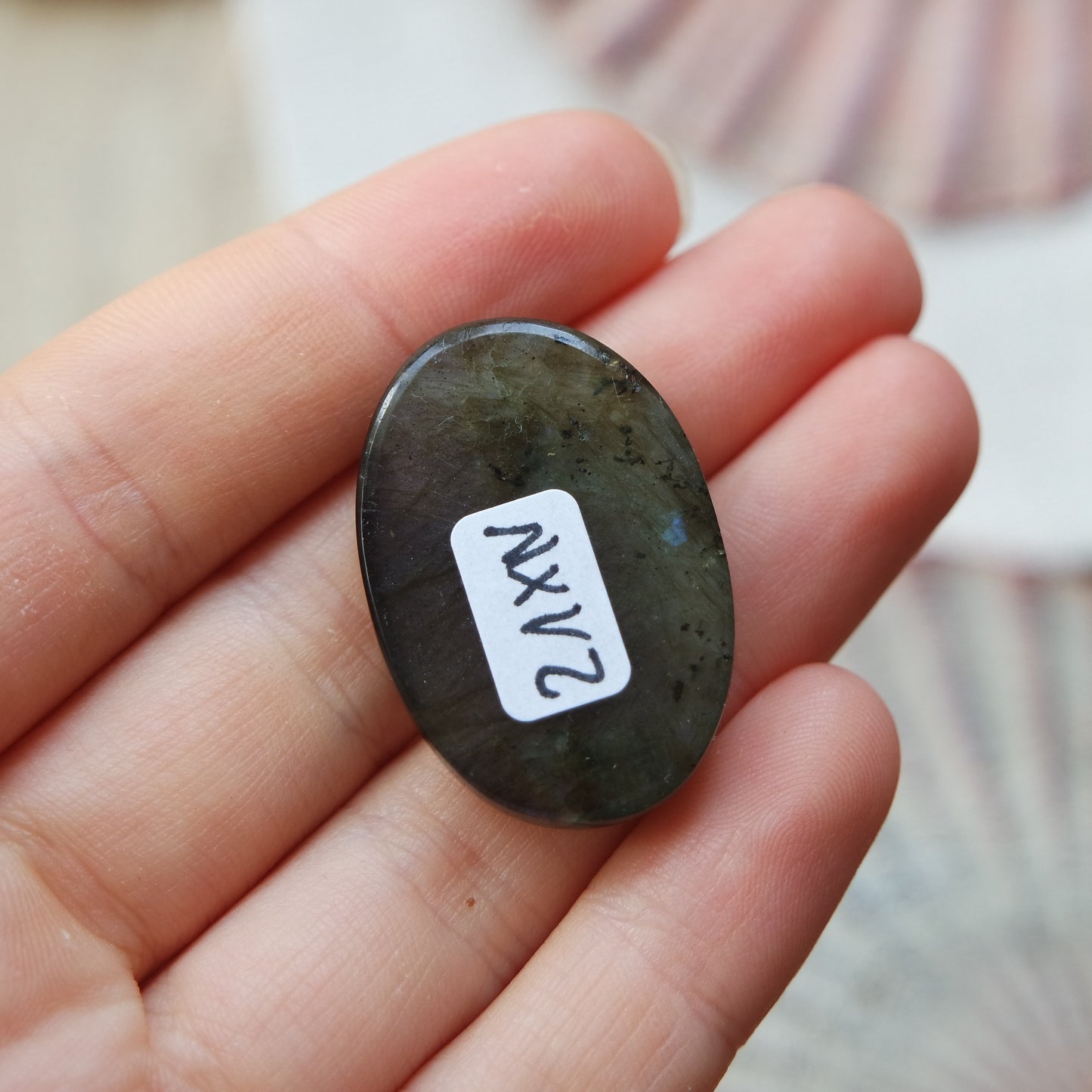 Lila Labradorit Cabochon ~ 21XN