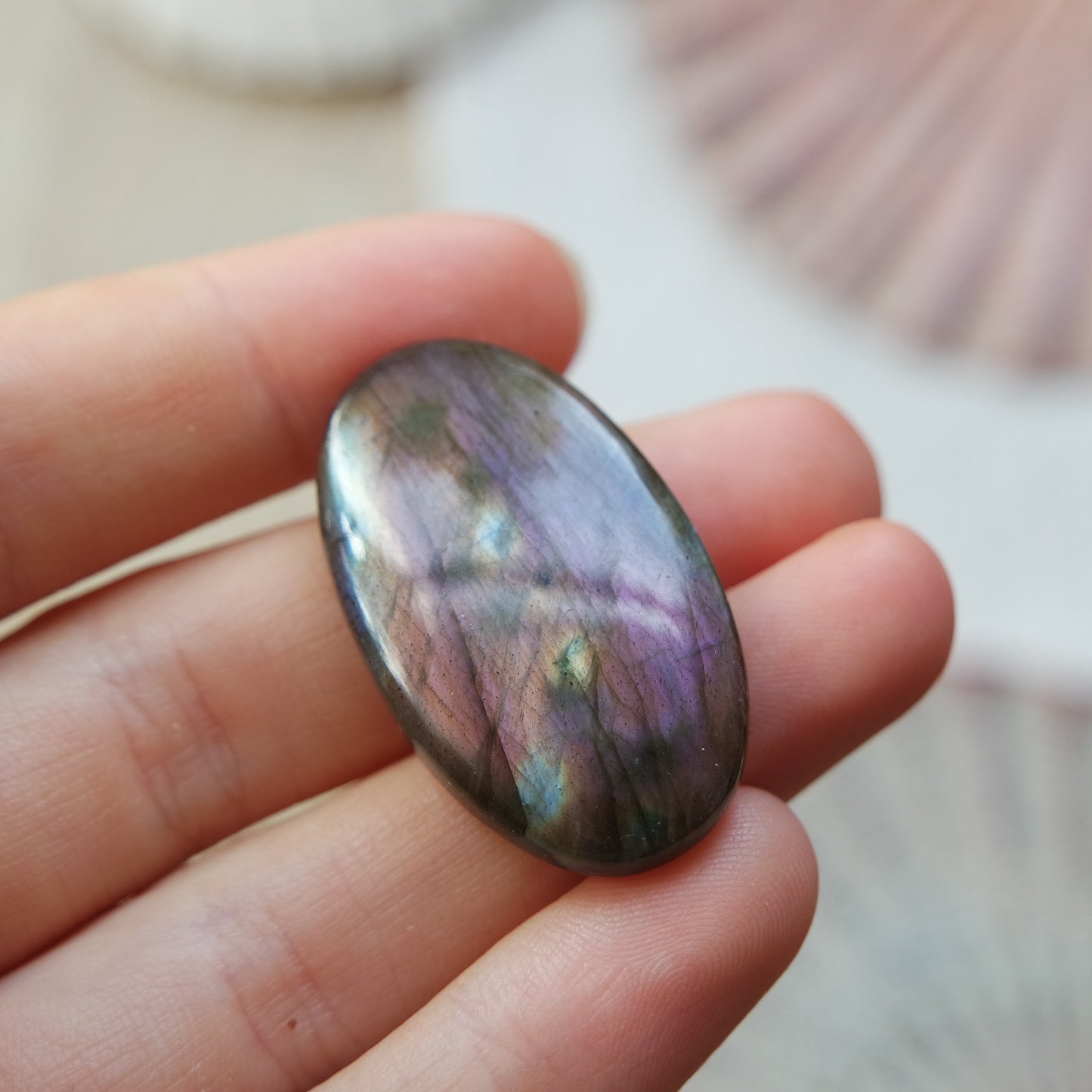 Lila Labradorit Cabochon ~ 21XU
