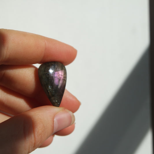 Lila Labradorit Cabochon ~ 10XD
