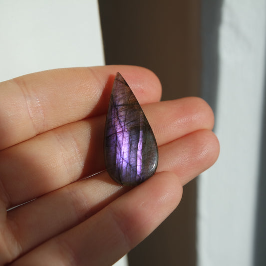 Lila Labradorit Cabochon ~ 10XG