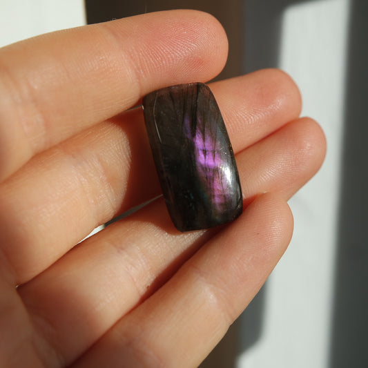 Lila Labradorit Cabochon ~ 10Xj