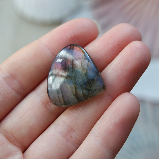 Lila Labradorit Cabochon ~ 14XB