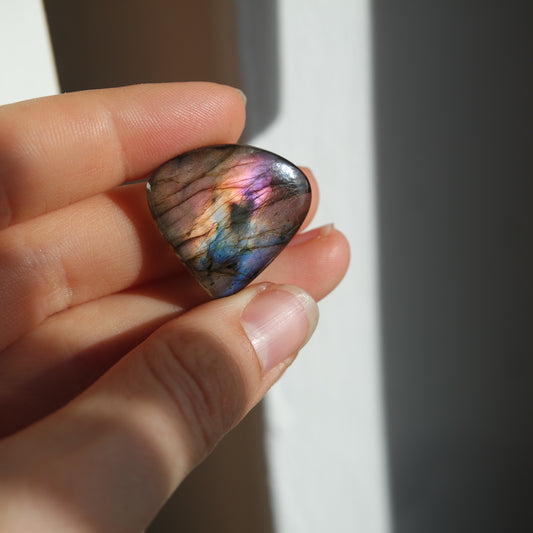 Lila Labradorit Cabochon ~ 14XB