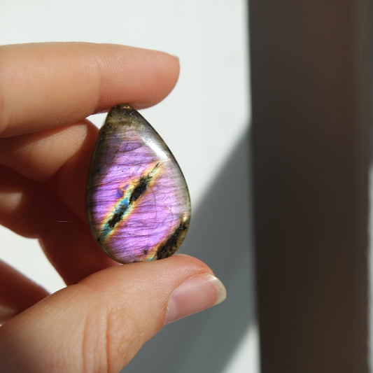 Lila Labradorit Cabochon ~ 14XD