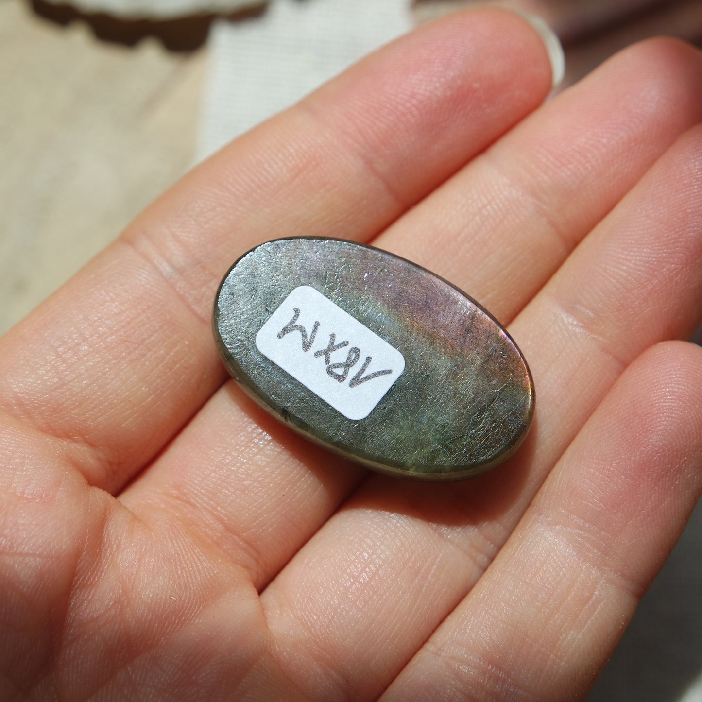 Lila Labradorit Cabochon ~ 18XM