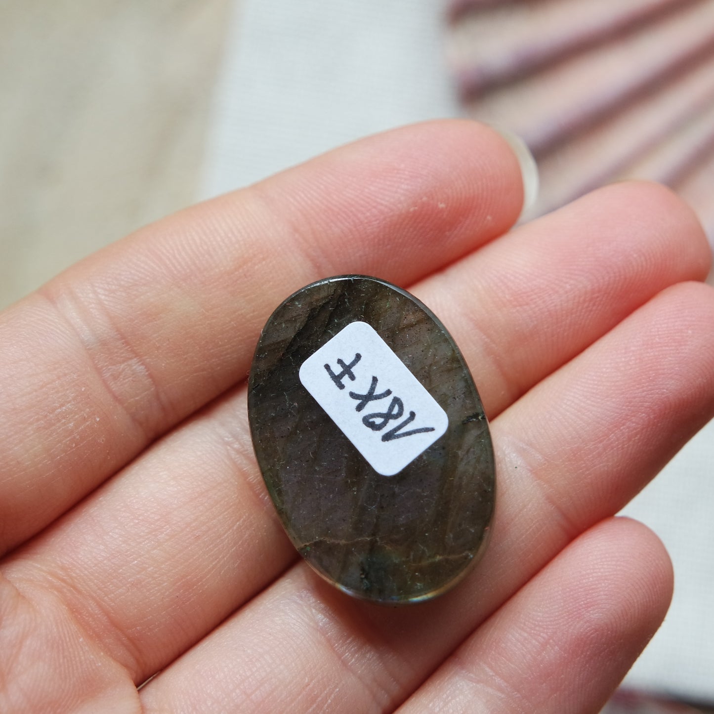 Lila Labradorit Cabochon ~ 18XF