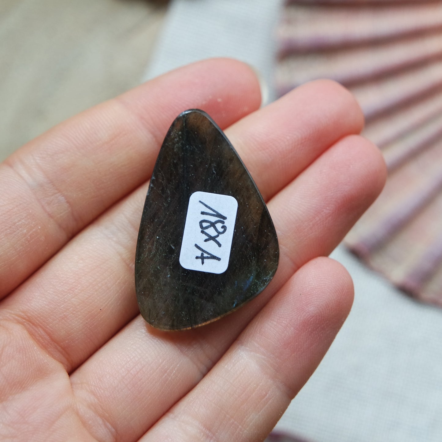 Lila Labradorit Cabochon ~ 18XA