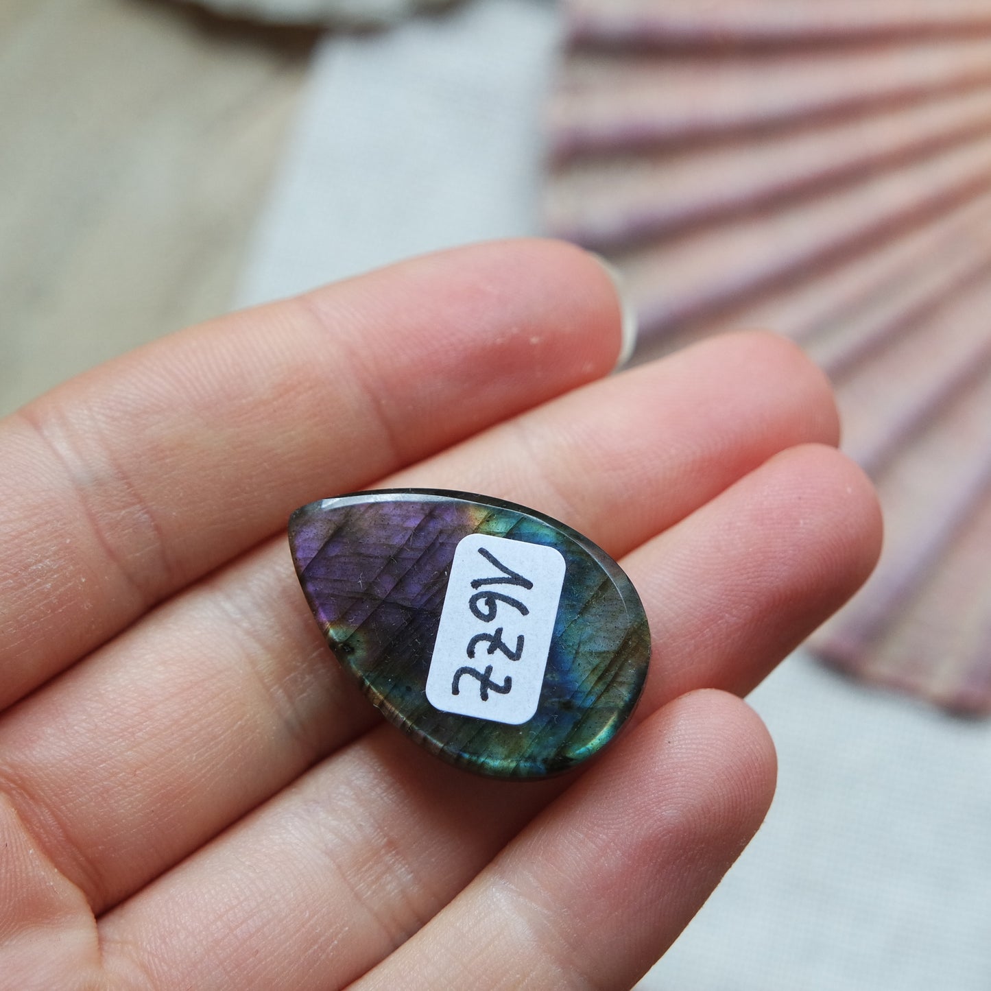 Lila Labradorit Cabochon ~ 16ZZ