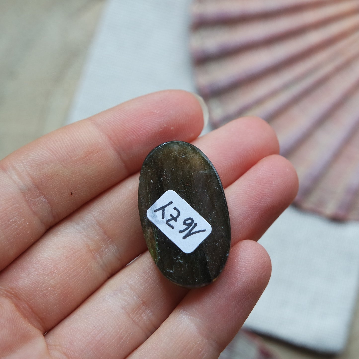 Lila Labradorit Cabochon ~ 16ZY