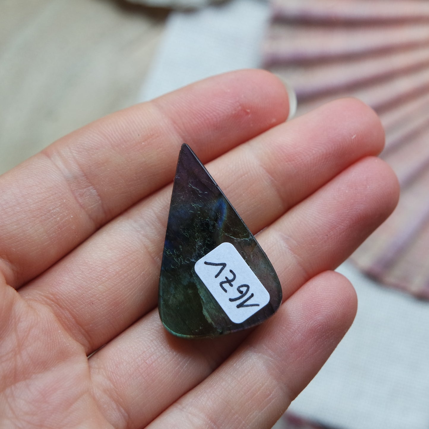Lila Labradorit Cabochon ~ 16ZV