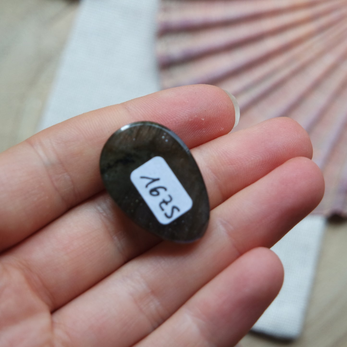Lila Labradorit Cabochon ~ 16ZS