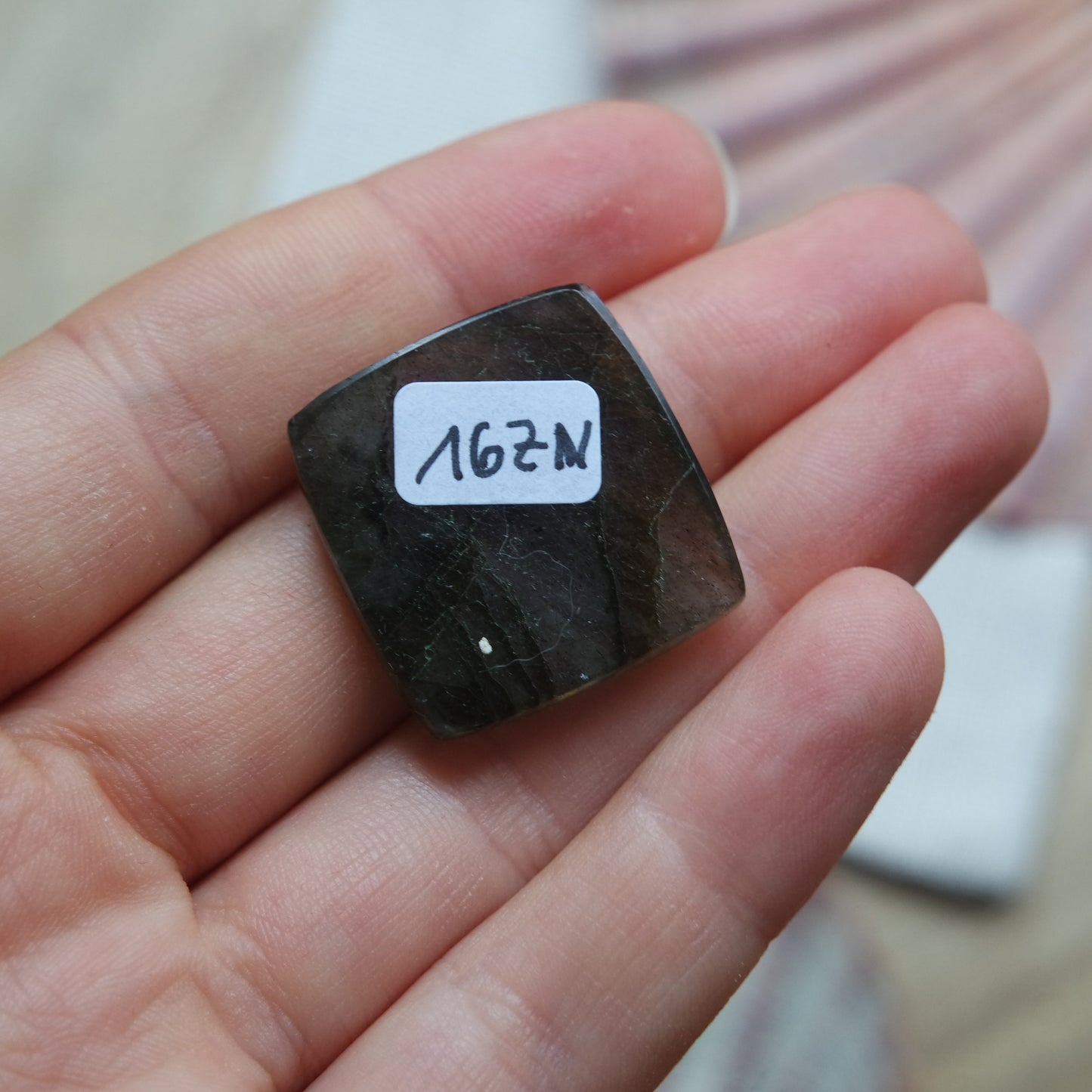 Lila Labradorit Cabochon ~ 16ZN