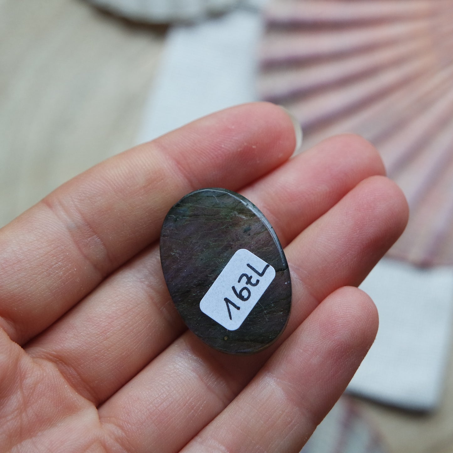 Lila Labradorit Cabochon ~ 16ZL