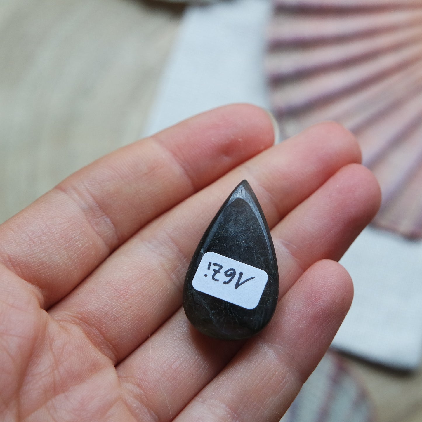 Lila Labradorit Cabochon ~ 16Zi