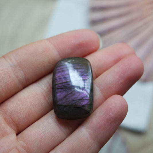 Lila Labradorit Cabochon ~ 16ZH