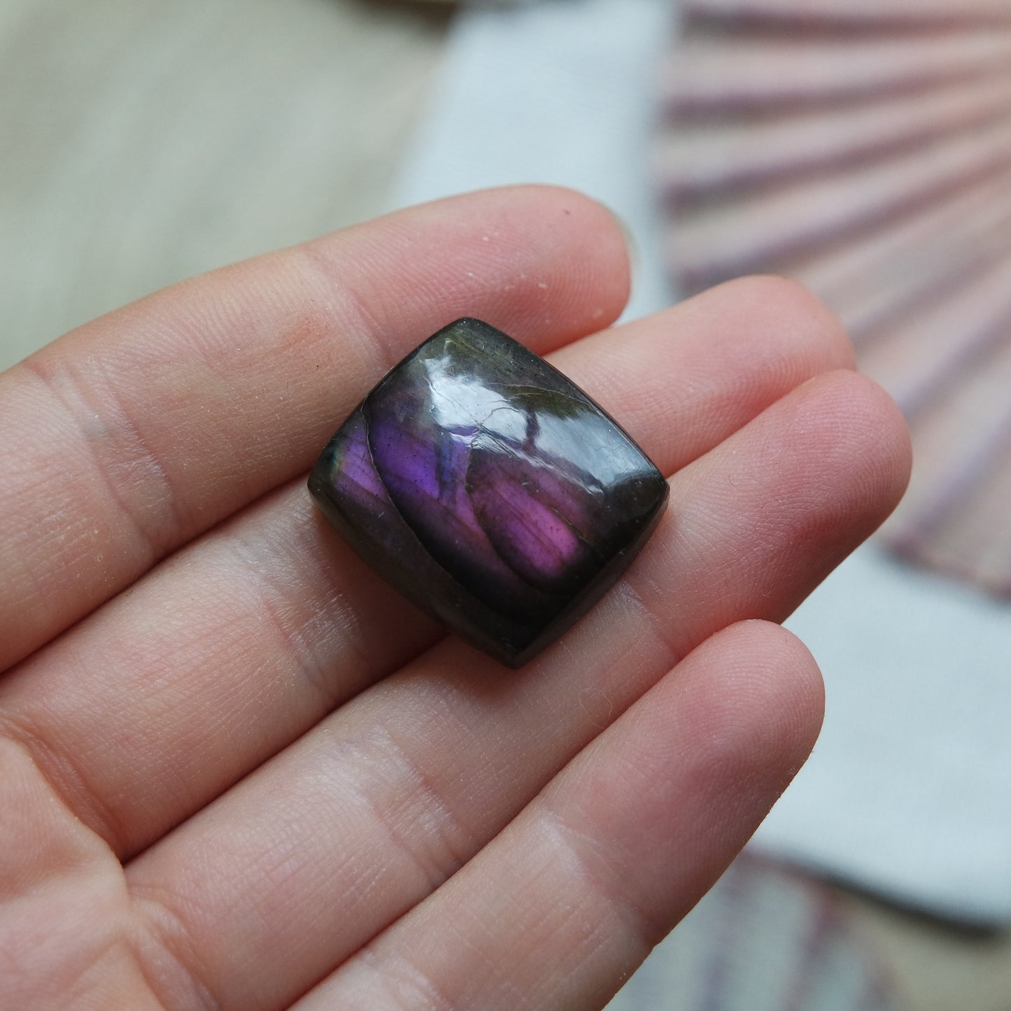 Lila Labradorit Cabochon ~ 16ZG
