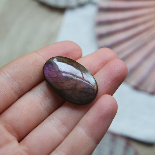 Lila Labradorit Cabochon ~ 16ZE