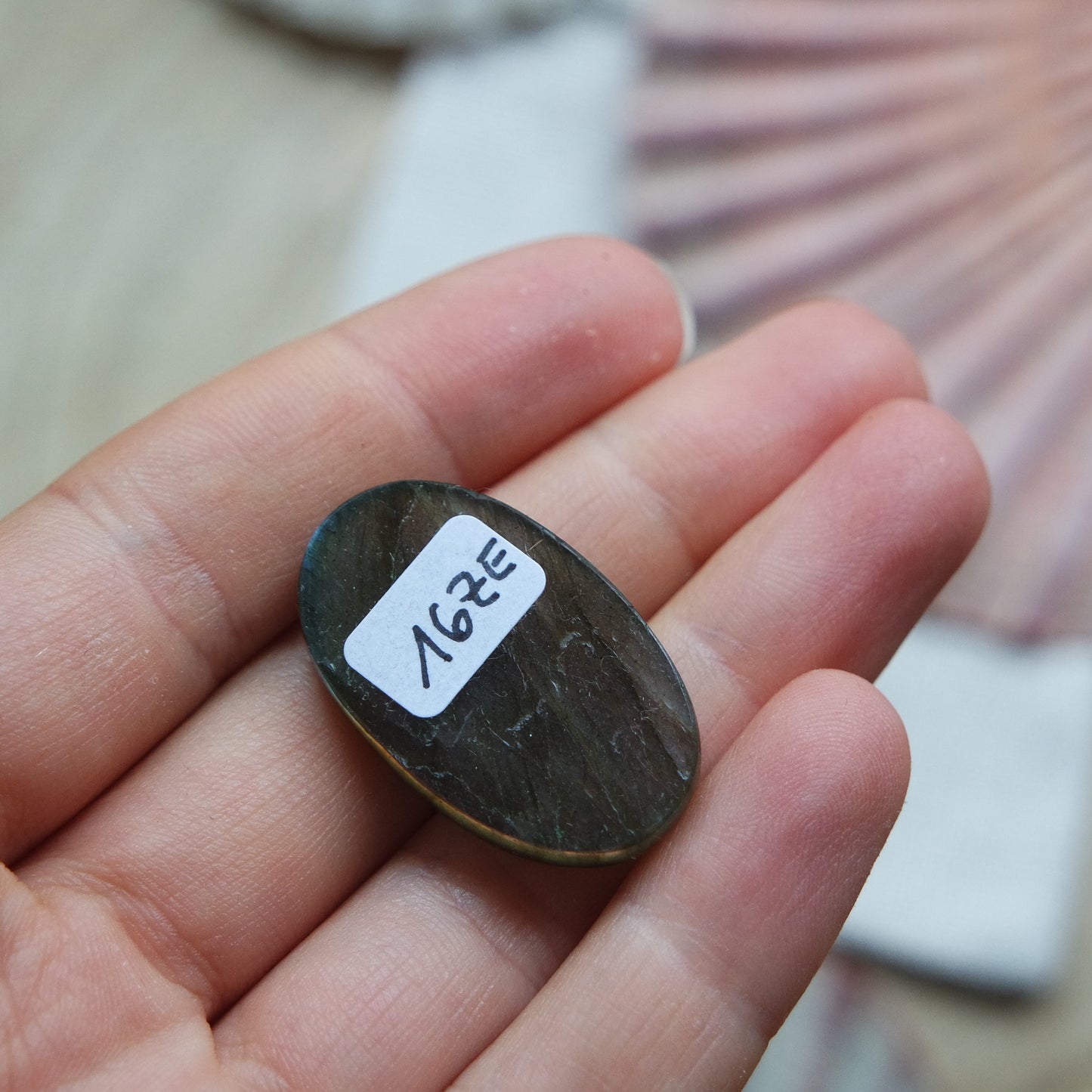 Lila Labradorit Cabochon ~ 16ZE