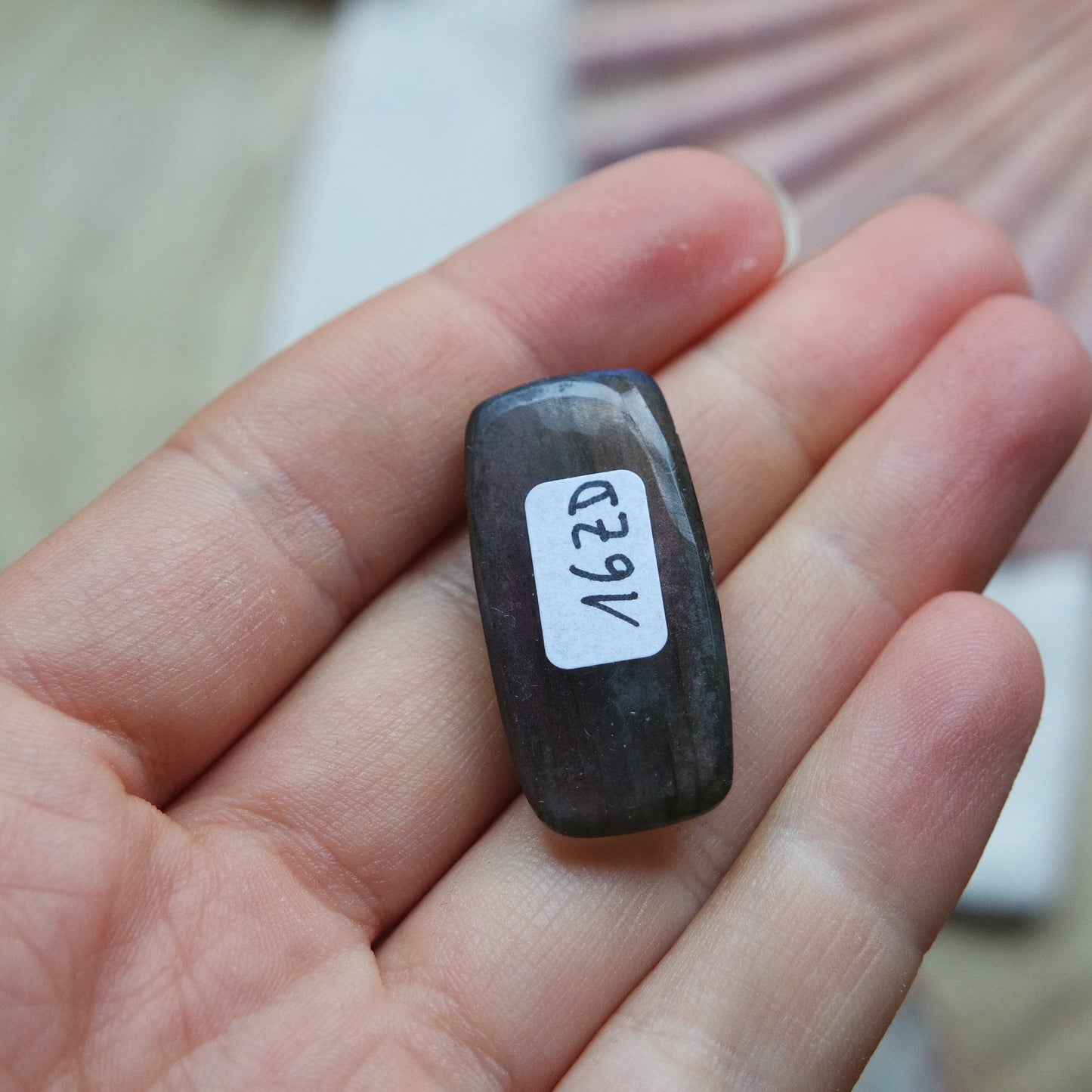Lila Labradorit Cabochon ~ 16ZD
