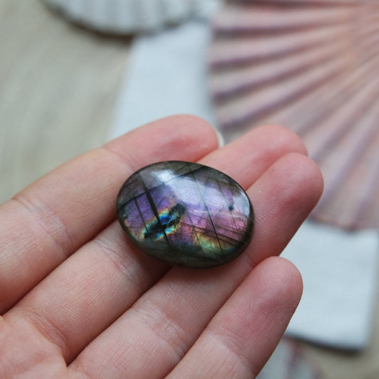 Lila Labradorit Cabochon ~ 16ZB