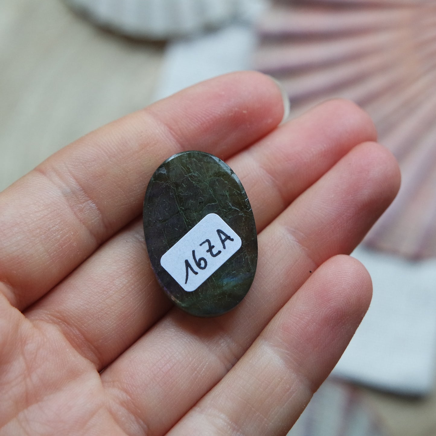 Lila Labradorit Cabochon ~ 16ZA