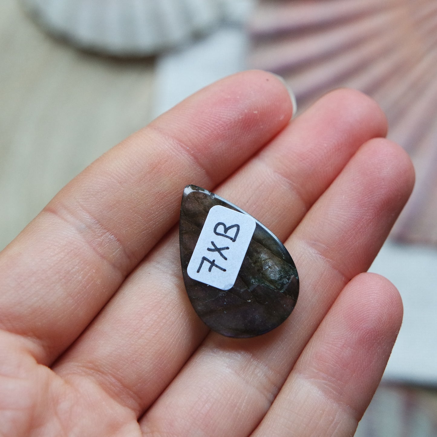 Lila Labradorit Cabochon ~ 7XB