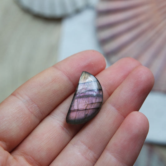 Lila Labradorit Cabochon ~ 7XE