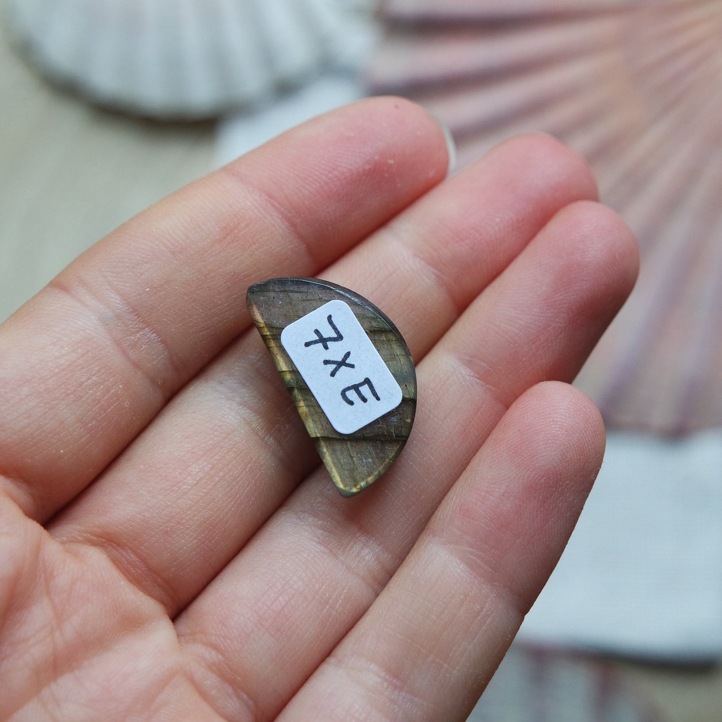 Lila Labradorit Cabochon ~ 7XE