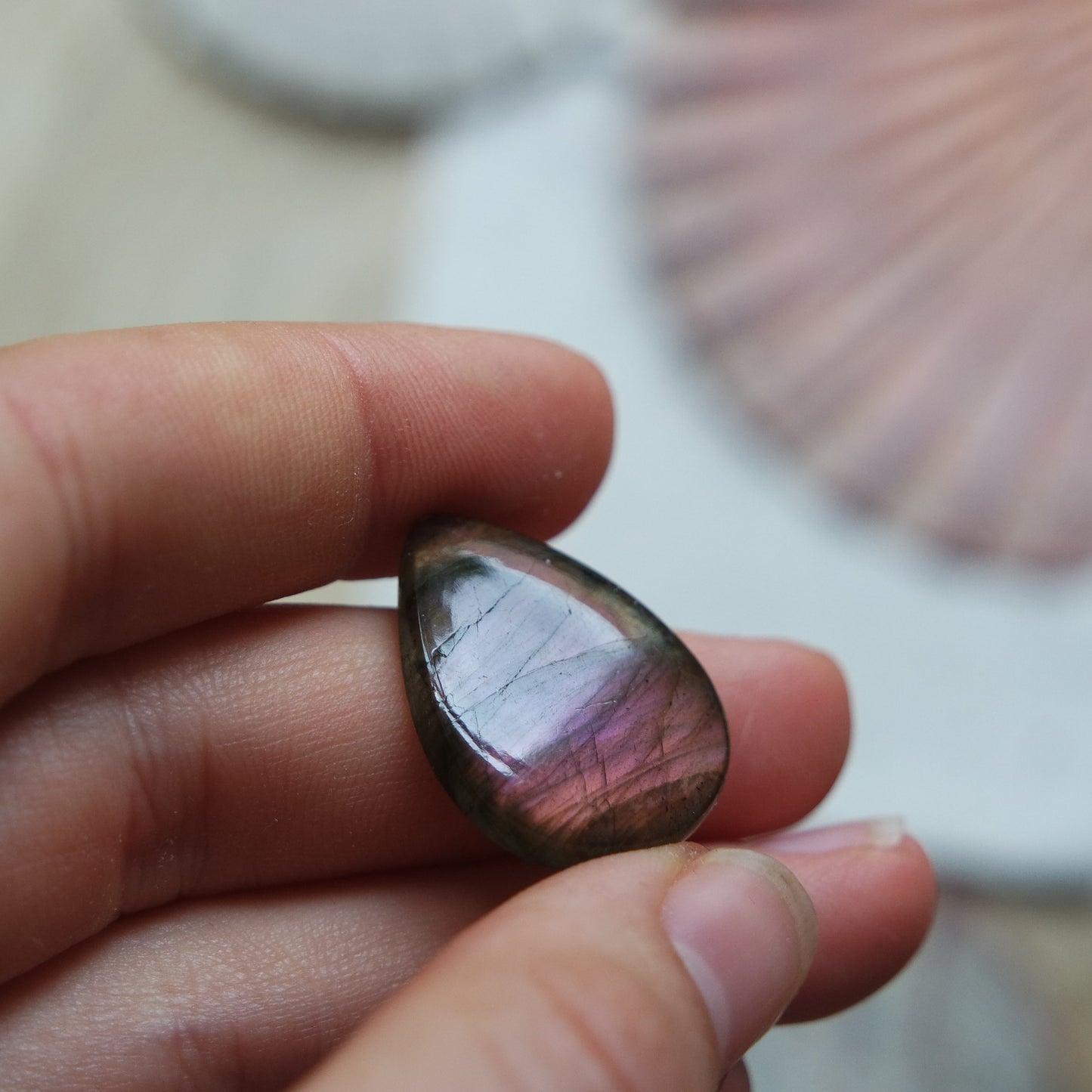 Lila Labradorit Cabochon ~ 7Xj
