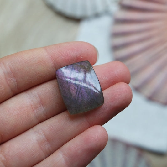 Lila Labradorit Cabochon ~ 12XE