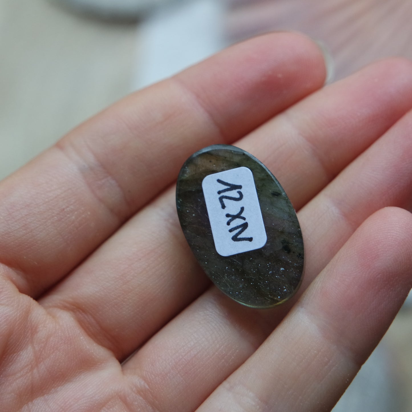 Lila Labradorit Cabochon ~ 12XN