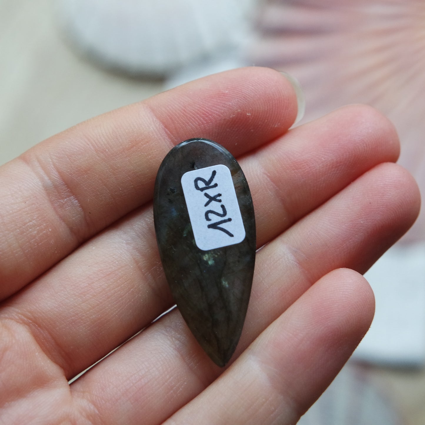 Lila Labradorit Cabochon ~ 12XR