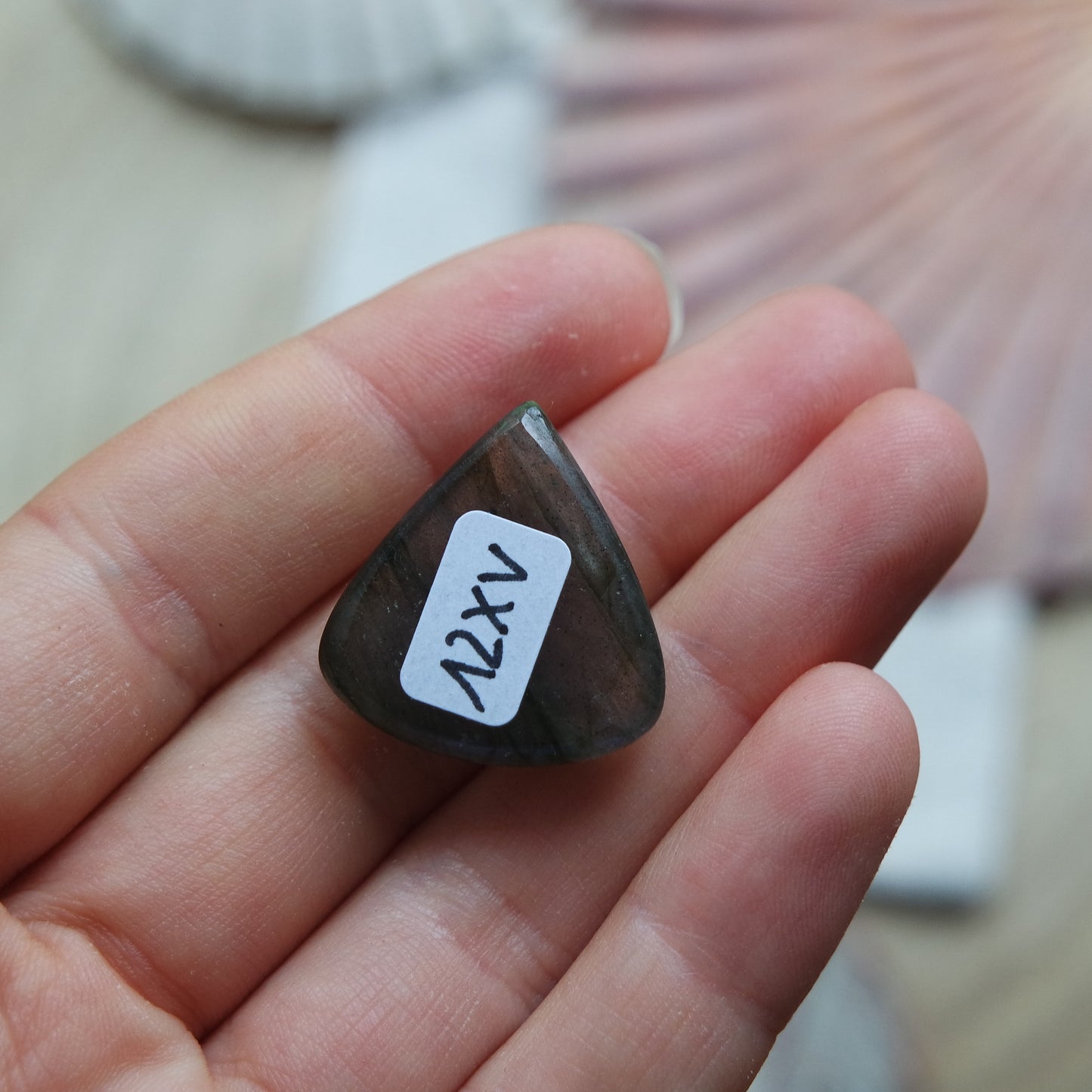 Lila Labradorit Cabochon ~ 12XV