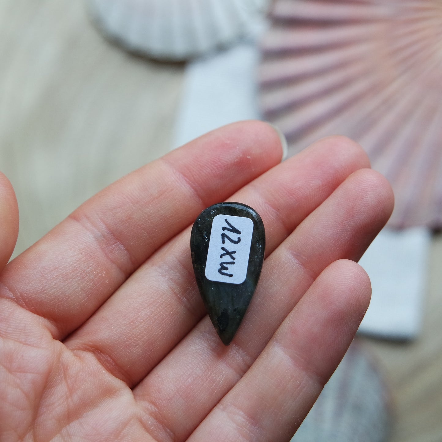Lila Labradorit Cabochon ~ 12XW