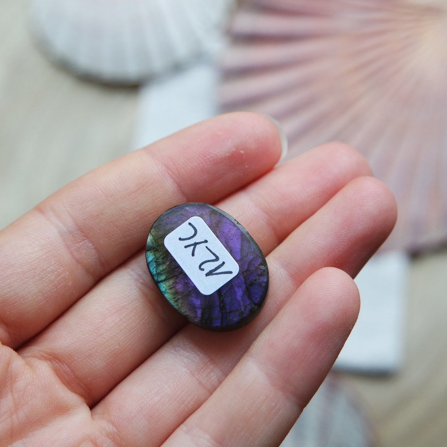 Lila Labradorit Cabochon ~ 12YC