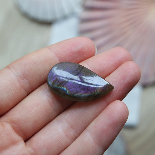 Lila Labradorit Cabochon ~ 12YD