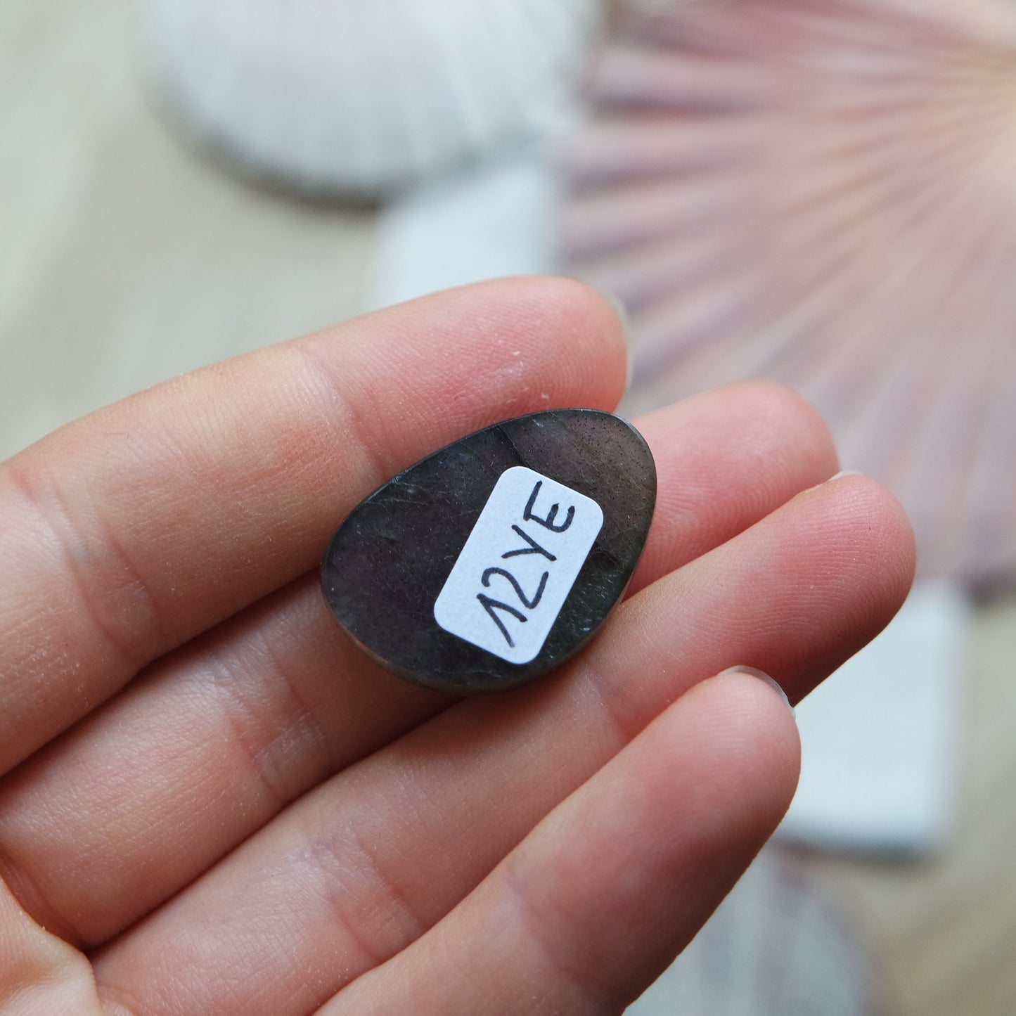 Lila Labradorit Cabochon ~ 12YE