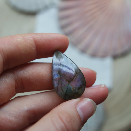Lila Labradorit Cabochon ~ 12YH