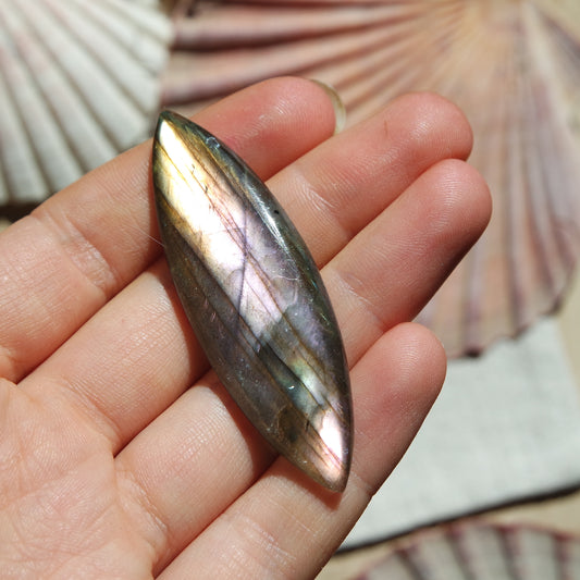 Lila Labradorit Cabochon ~ 26YB